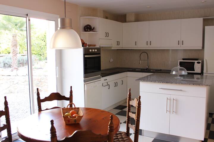 Casa con Piscina Privada en la Costa Brava gallery image 5