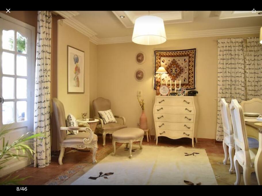 Bright, peaceful and large reception with a terrace.