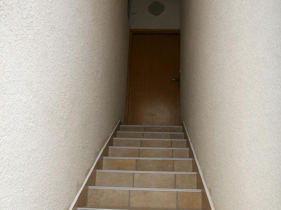 A4(4+1): staircase