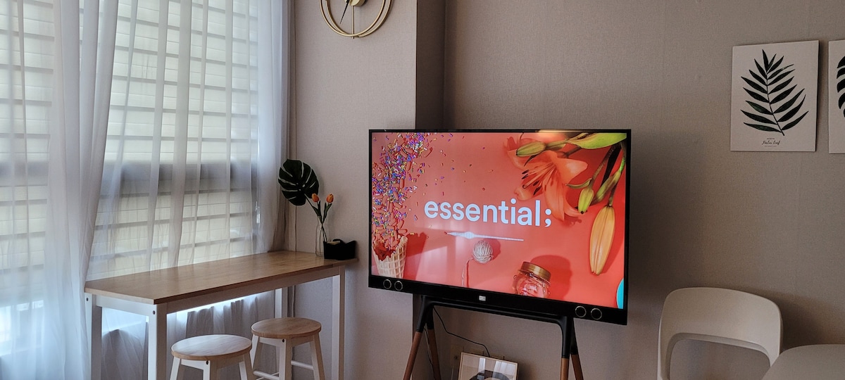 Unaweza kutazama Youtube na Netflix bila malipo kwenye TV ya inchi 55.