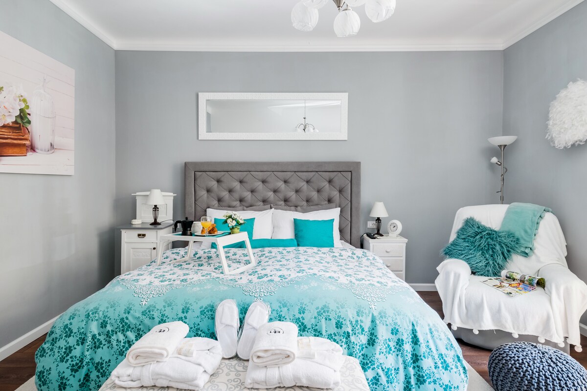 Greystar - Walk to the Beach from a Romantic Gem