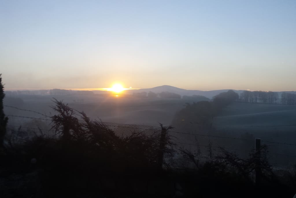 Winter sunrise over Tinto