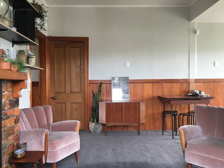 Lounge & Dining Table.