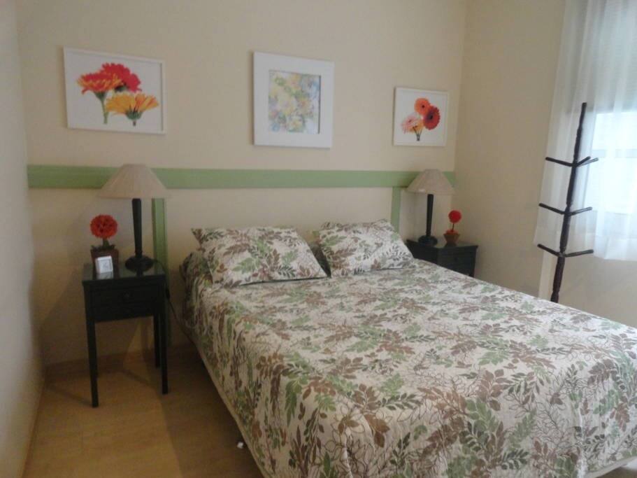 Bedroom with queen size bed