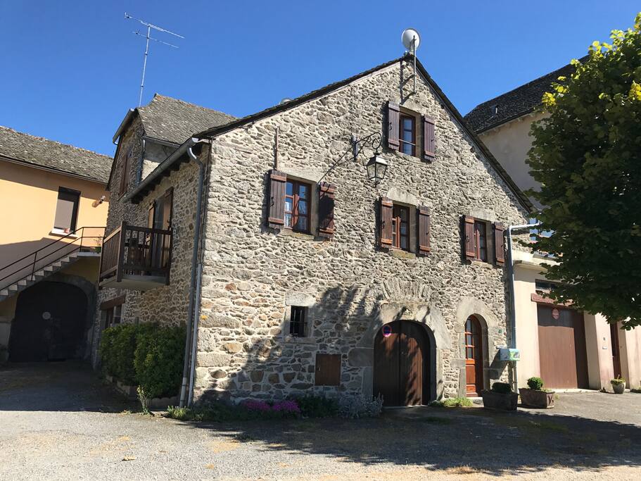 Notre petit bout de maison qui cette année 2017 fête ses 170 ans !!!