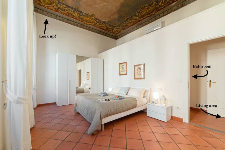 C1 Duomo,Pool table,frescoes ceilings and elevator gallery image 4