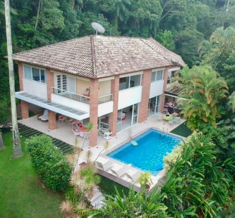 Complete house - Condominio de São Pedro, Guarujá.