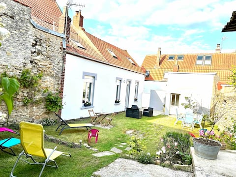 The house of happiness is 1 kilometer from the beach