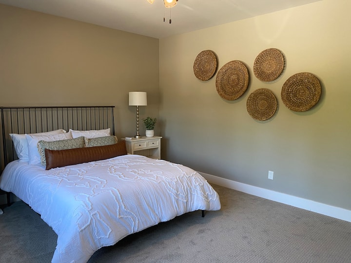 2 - ри етаж Queen Tempurpedic Bed #3