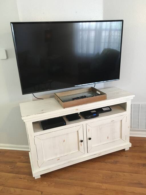 Unit 1 54" Smart TV