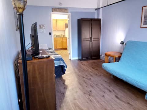 NYC Beach Suite 7 min. walk to the Jersey Shore