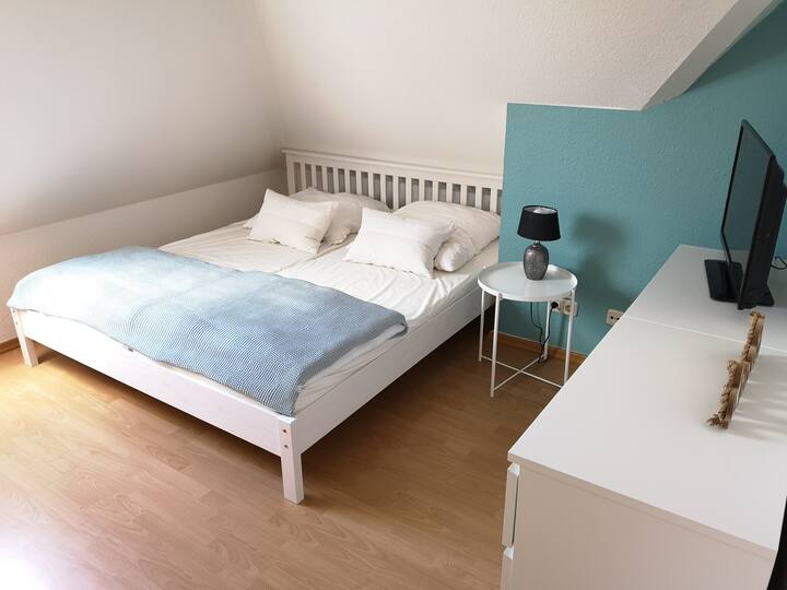 غرفة نوم 3 بسرير مزدوج 180 × 200 سم