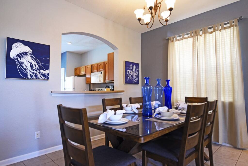 DiningRoom