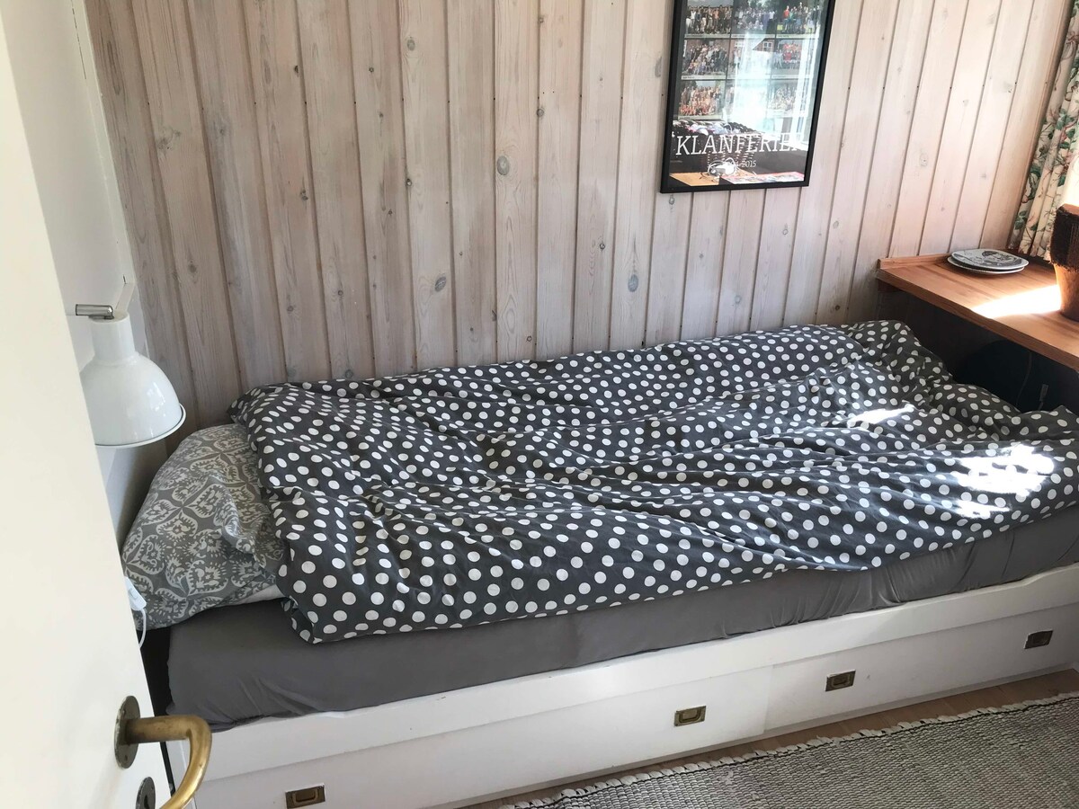 Kamer 3: eenpersoonsbed. Geschikt voor een boete voor volwassenen