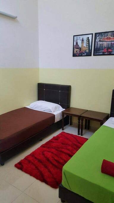 Room 2
2single bed