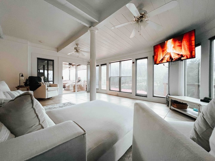 The Hideaway at Hasty Hollow Houses for Rent in Lynchburg, Tennessee