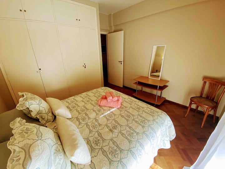 الغرفة رقم 1
غرفة مزدوجة 
مناشف مكيفة 
 
خزانات الطلاء