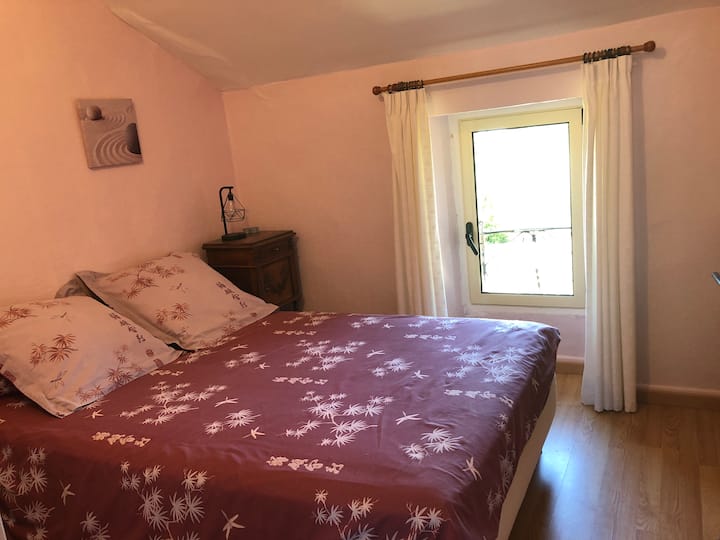 Chambre ,lit in 140