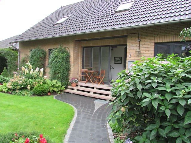 Guest rooms close to town in a quiet location