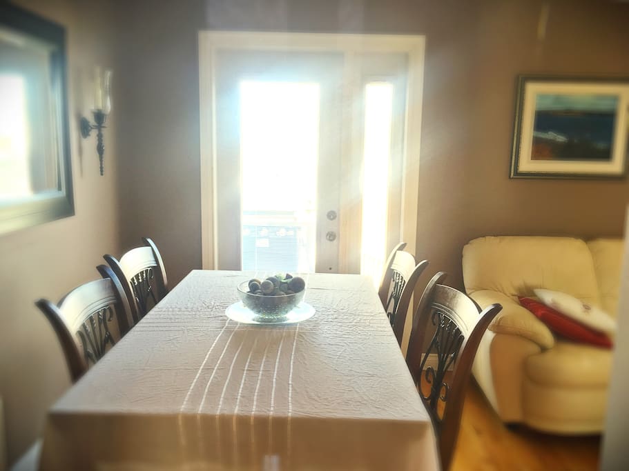 Dining table for 6 people