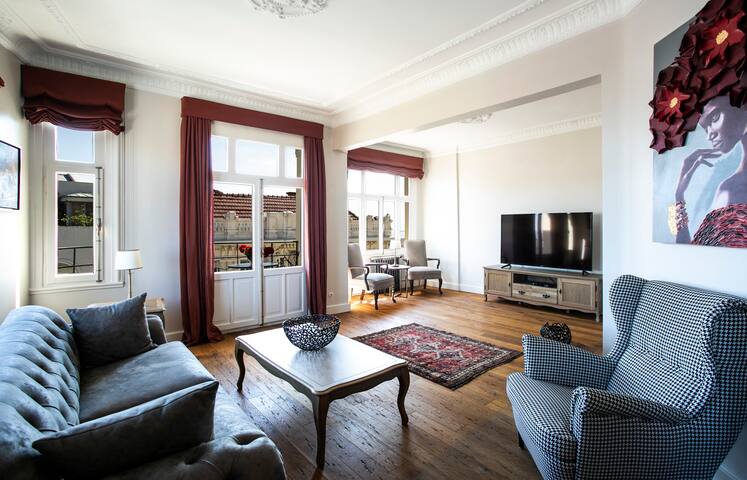 Stunning Bosphorus View & Historical Apartment