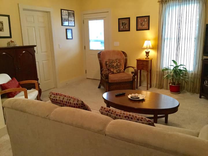 Charming, Cozy Cottage Downtown French Lick. Houses for Rent in French Lick, Indiana, United