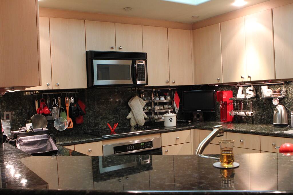 Fully functional kitchen with all the bells and whistles.