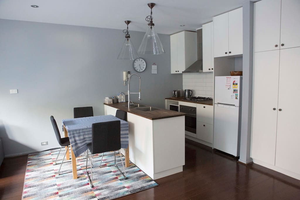 Kitchen & meals area