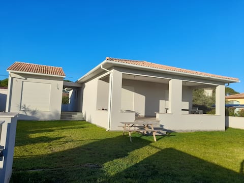 Villa with heated pool between land and sea