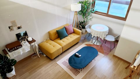 Romantic duplex # Late check-out 1 pm # ott viewing