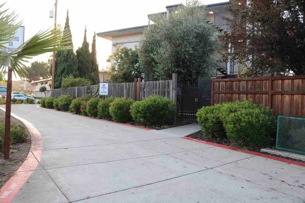 This is the entrance where I will meet you for the key exchange.