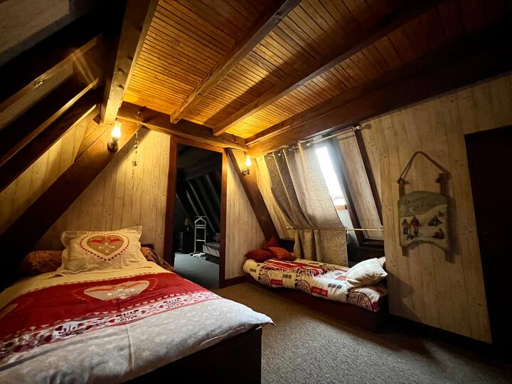 เตียงพื้นลงจอด 90