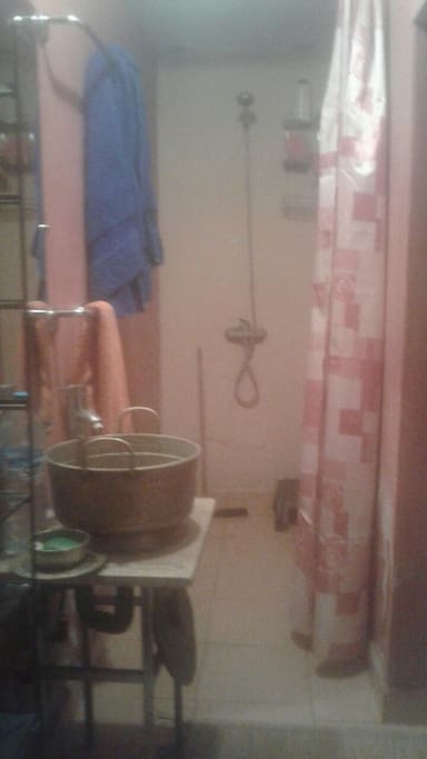 SHOWER & WC