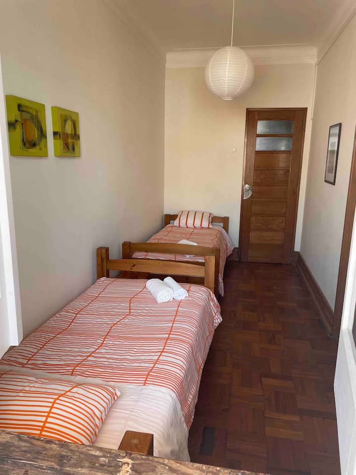 საძინებელი 4