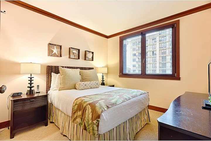 ห้องนอนที่ 2 พร้อมเตียงควีนไซส์