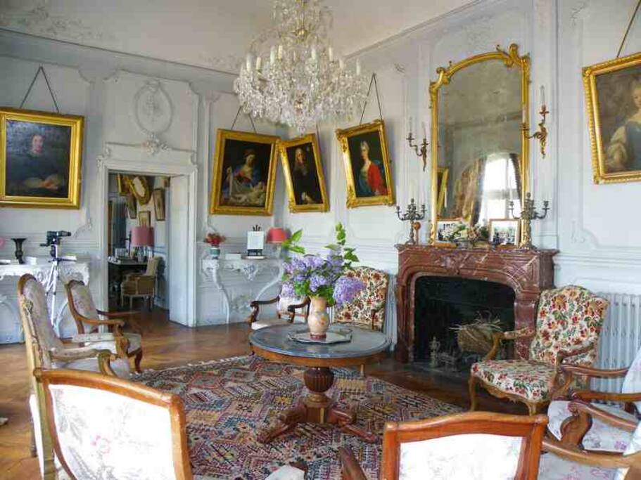 Salon de réception, avec vue sur la Loire