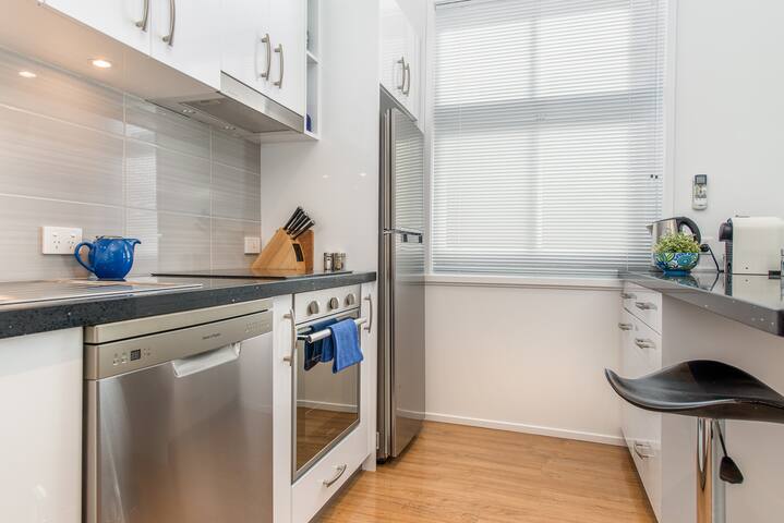 Hobart Cityscape’s perfect inner-city apartment gallery image 3