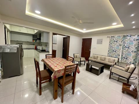 Fully furnished. 3BHK. Close to the sea