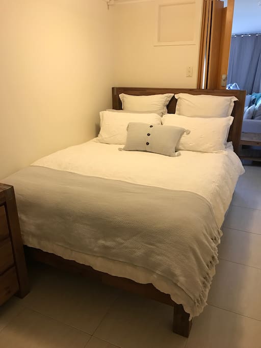Queen bed