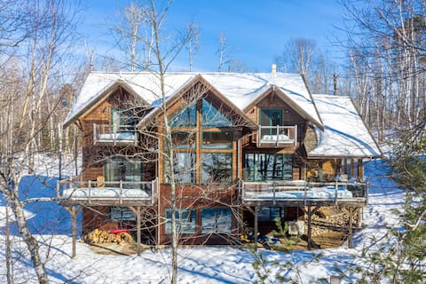 Luxury Lakeside Living with Sauna