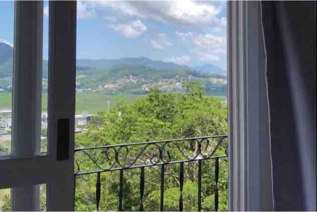 Vista do quarto para montanha
