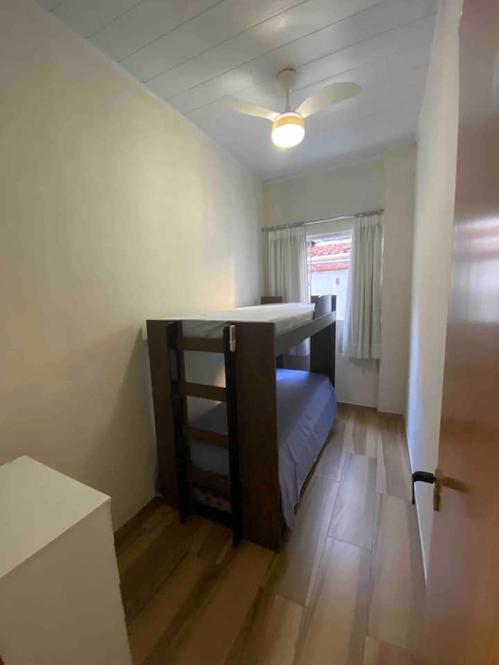 Chumba cha 3: Kitanda cha ghorofa (watu 2).