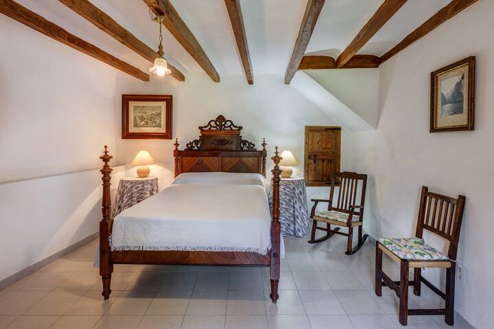 غرفة النوم الرئيسية