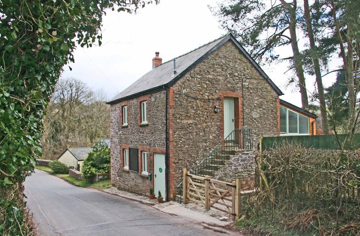 The Old Sunday Schoolroom Brecon Beacons Np Cottages For Rent In