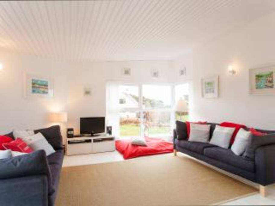 Spacious Lounge