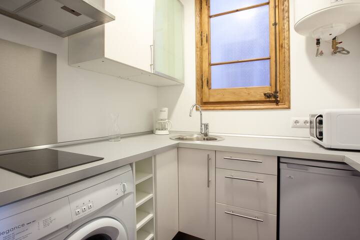 4 Apartments Group La Sagrada Familia-Gaudi 20ppl! gallery image 4