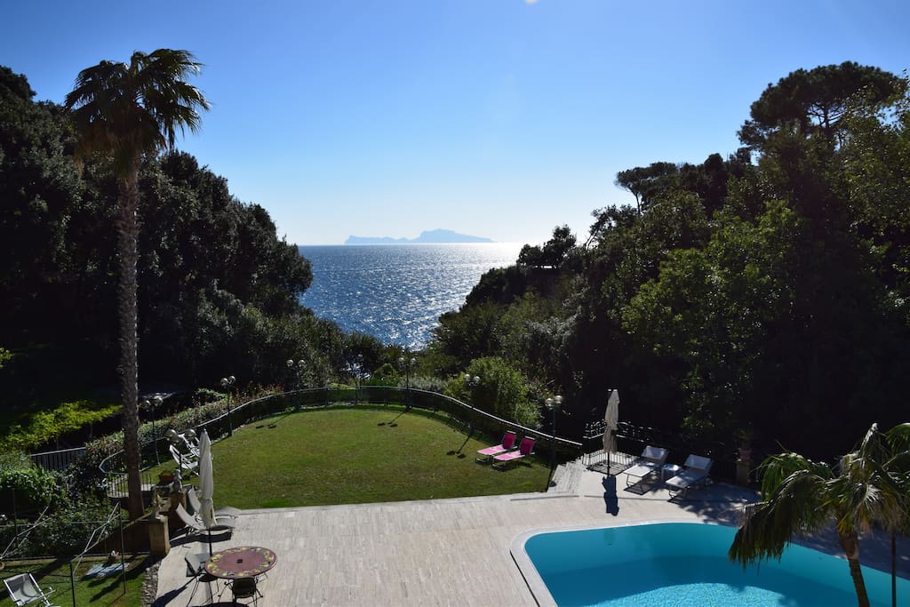 Area pool e panorama (Capri)