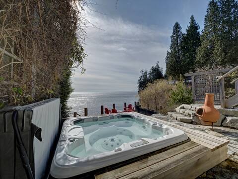 Oceanfront Getaway-Designer's Home