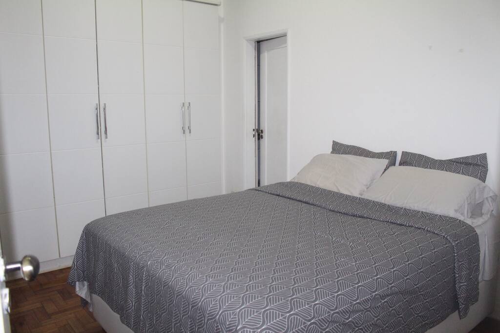 Private bedroom with queen size bed