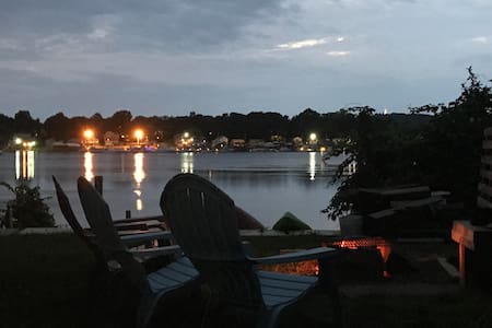 Fair Haven Heights Entire 1 Bedroom Apartment